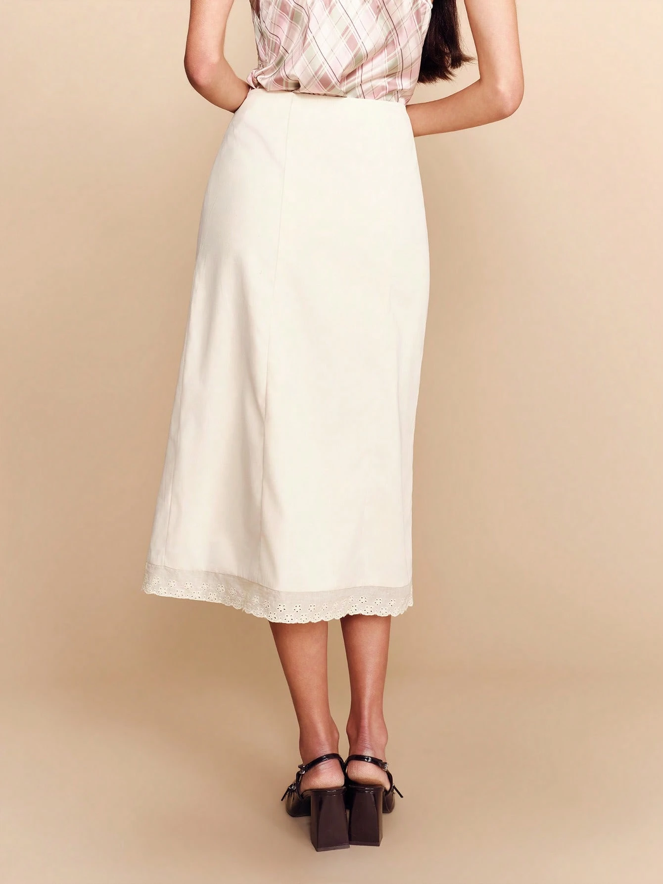 淡黄色のローウエスト ボタン前ミディスカート レースヘム ヴィンテージ春夏スタイル フレンチスタイル パリジャンスタイル