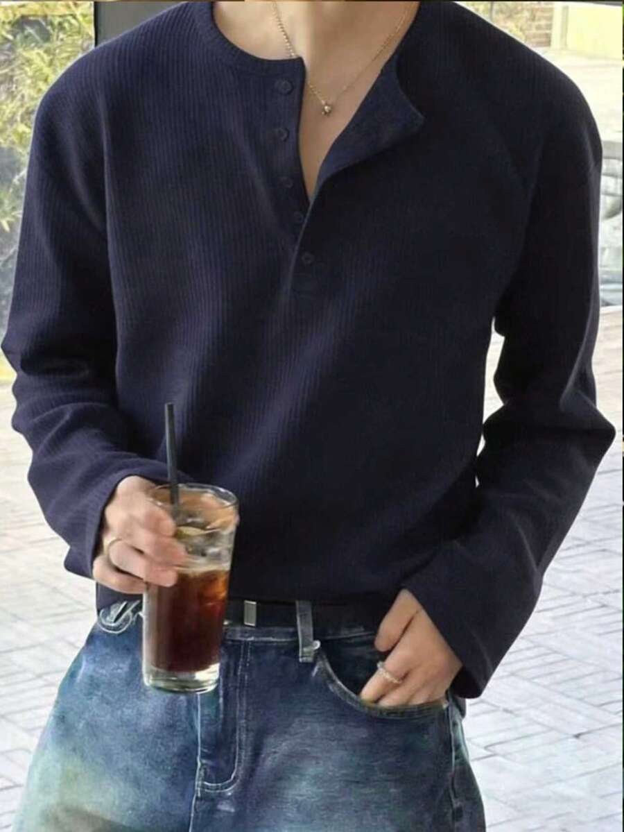 SHEIN Camiseta de manga larga casual y versátil con botones de media cartera de unicolor para hombres - Azul Marino - Ver 1