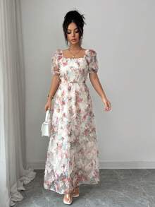 Elenzga Đầm maxi nữ mùa xuân/hè mới, chất liệu lưới xuyên thấu, thêu hoa nhí, cổ vuông, tay phồng ngắn, cổ tay chun, lưng hở, dáng xòe, thanh lịch, lãng mạn, thích hợp cho kỳ nghỉ, hẹn hò, ngày Valentine, lễ hội hoặc mặc hàng ngày. - Màu be - Xem 5
