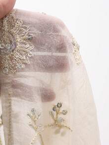 DAZY 3D 串珠收腰优雅长袖连衣裙 - 杏色 - 查看 8