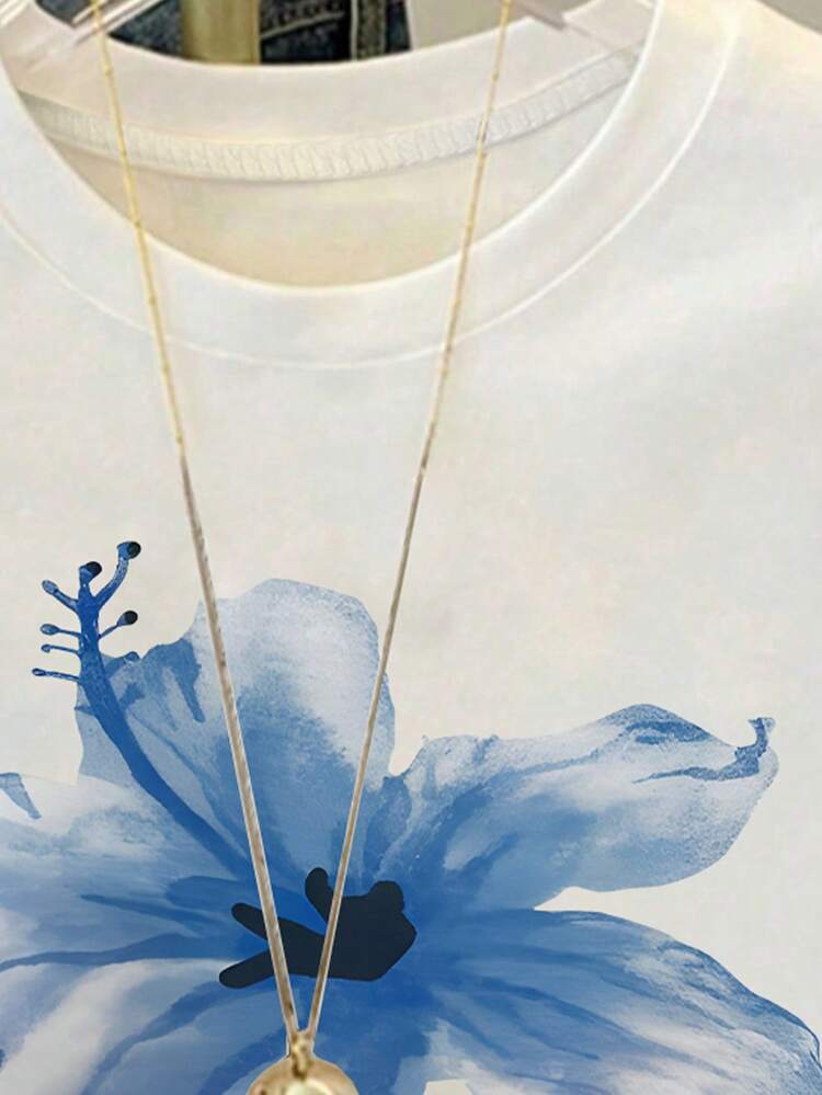Women & Teen Girls White Cropped T-Shirt With Blue Floral Print, Suitable For Outings, Spring, Summer, Fall, Daily All-Match Versatile, Comfortable Fitted Tee For Girls, Women, Vacation, Everyday Wear Cute Flower Shirt Blue Flower White Shirt T-Shirt With Blue Flower Floral T-Shirt White Floral Top - White - View 5