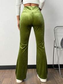 SHEIN EZwear Women's Velvet Knit Flared Pants, Spring Bell Bottom Pants Pants Flare Leg Green Pants For Women Velvet Pants Women Flared Leggings Olive Green Pants - Green - View 2