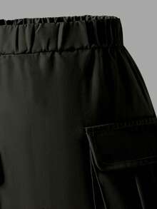 少女休闲简约甜美印花短袖圆领T恤搭配工装裙，适合夏季穿着。夏季简约插肩袖T恤搭配修身半身裙两件套，可机洗，面料舒适，适合休闲穿着。 - 彩色 - 查看 6