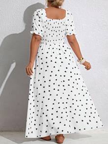SHEIN LUNE فستان ماكسي للمرأة ذات الحجم الكبير بطبعة قلب رومانسية جديدة، ذو رقبة مربعة أنيقة، فستان طويل بطبعة فرنسية حضرية رومانسية، مناسب للمواعيد والتجمعات والسفر وعيد الحب والعطلات، أنيق وممشق - متعدد الألوان - مشاهدة 2