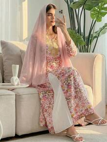 SHEIN Váy in hoa cho bé gái với thiết kế cổ chữ V đính cườm, kèm khăn choàng voan nhẹ, thanh lịch và thoải mái, phù hợp với tháng Ramadan, Abaya, Jalabiya và trang phục truyền thống của người Ả Rập - Nhiều màu - Xem 3