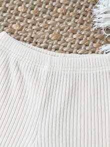 SHEIN Vintaside Kids 女婴简约黑色纯色修身圆领长袖上衣搭配喇叭裤套装，适合外出、约会、通勤、购物、休闲、运动、健身、派对等场合。 - 杏色 - 查看 4