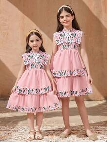 Tween Mädchen Urlaubs-Kleid mit Blumenmuster, Stehkragen, Schleifendekor und Rüschensaum - Pink - Übersicht 5