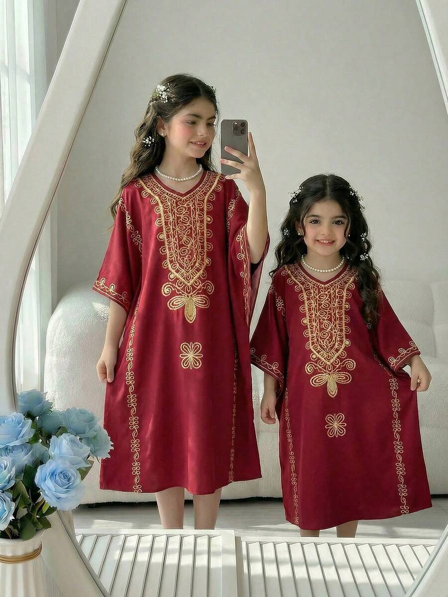 少女款酒紅色金圖案V領長袖洋裝,秋季傳統婚禮巴基斯坦服飾,少女阿拉伯長袍刺繡卡夫坦 - 酒紅色 - 查看 1