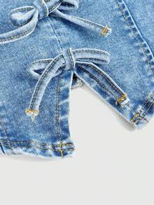 SHEIN Girlism 少女时尚休闲Y2K舒适简约蝴蝶结设计蓝色吊带牛仔上衣，柔软舒适，适合日常穿着，也是少女春夏服装的理想之选。 - 淺色水洗藍 - 查看 3