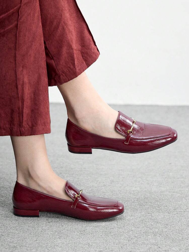 CUCCOO BIZCHIC Women Shoes Small Square Toe Flat Bottom Low Heel New Burgundy Embossed Fabric Comfortable And Versatile Slip-On Classic Loafers Women's Shoes Women's Flat Shoes Light Commuter Women's Shoes Valentine's Day