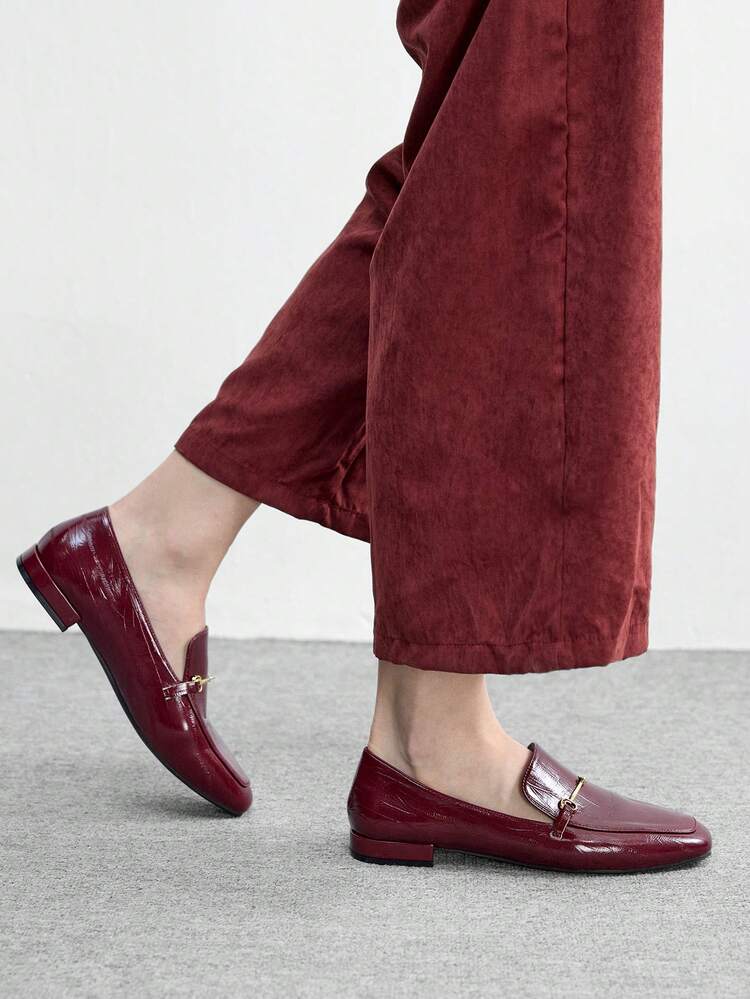 CUCCOO BIZCHIC Women Shoes Small Square Toe Flat Bottom Low Heel New Burgundy Embossed Fabric Comfortable And Versatile Slip-On Classic Loafers Women's Shoes Women's Flat Shoes Light Commuter Women's Shoes Valentine's Day