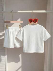 SHEIN 6个月-3岁男婴爱心和脸部印花白色圆领针织短袖T恤和松紧腰短裤套装，情人节元素，婴幼儿服装，柔软有弹性，适合节日聚会和休闲外出。 - 白色 - 查看 4