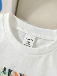 SHEIN Playful Pals 2件套幼儿男童夏季度假椰子树热带植物印花圆领短袖T恤和松紧腰短裤套装，婴幼儿服装，男童T恤套装，夏季套装，适合6个月至3岁，海滩度假风，休闲假日风 - 白色 - 查看 5