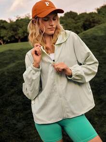 WanderVale Mountain Outdoor Lightweight Drawstring Adjustable Hooded Jacket - Green - View 3