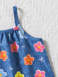 SHEIN Playful Pals 女婴休闲可爱碎花牛仔印花连衣裙，适合休闲度假，夏季可爱装扮 - 藍色 - 查看 5