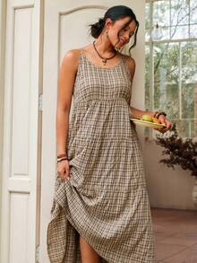 SHEIN VCAY 大码夏季休闲复古格子荷叶边吊带连衣裙 - 黑色 - 查看 8