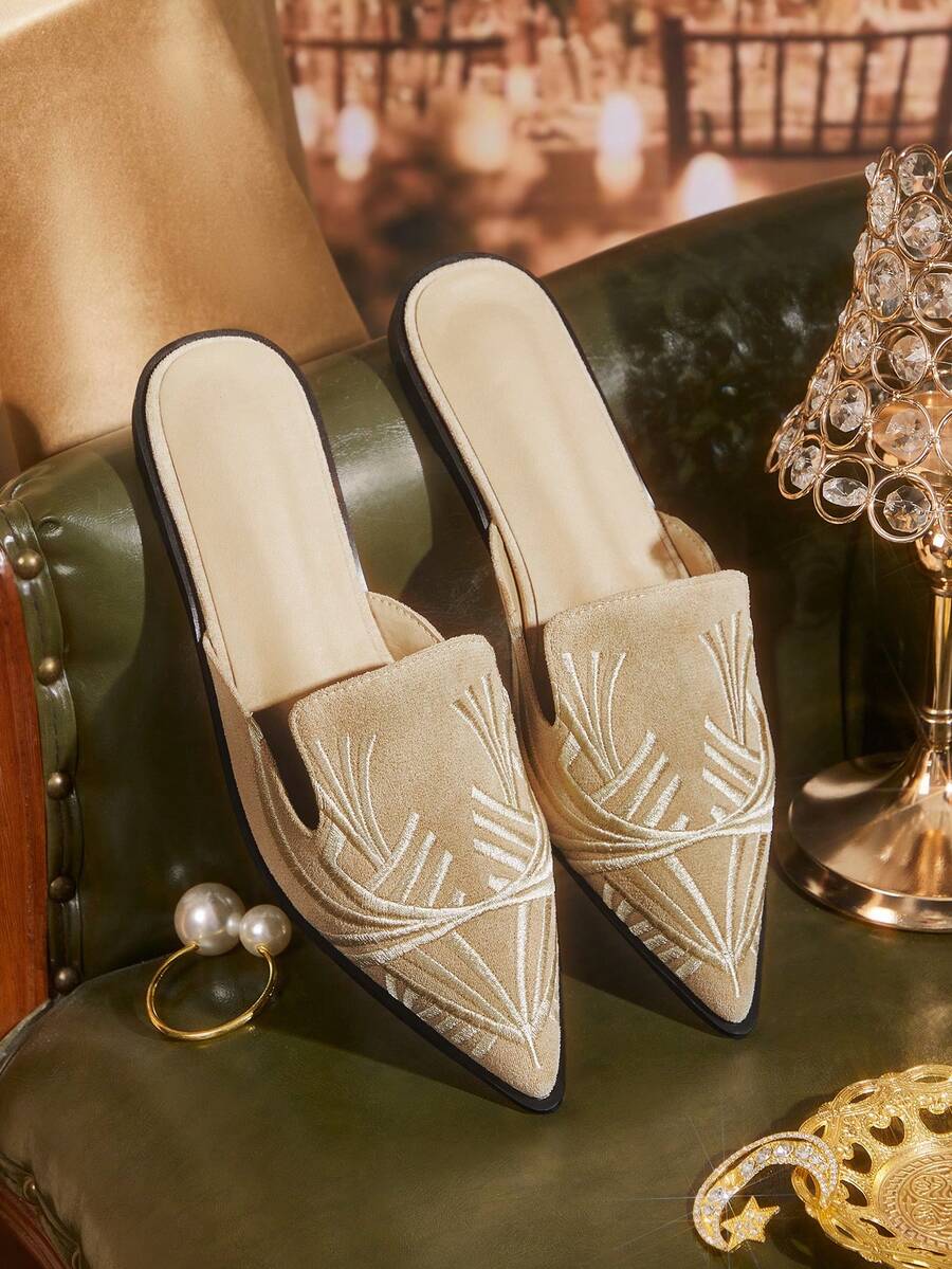 CUCCOO TILAWA Women's Casual/Commute Embroidered Pointed Toe Shoes Valentine's Day - Khaki - View 1