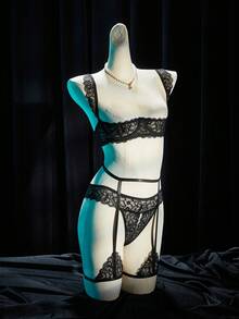 SpicyHot 3件套蕾丝钢圈文胸和开裆内裤性感内衣套装 - 黑色 - 查看 5