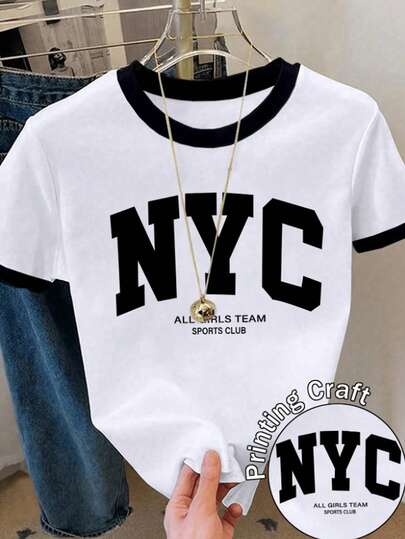 Camiseta de manga corta con cuello redondo, estampado de letras NYC y ribete de contraste, estilo minimalista y casual, adecuada para salidas en verano para adolescentes