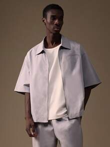 SUMWON Conjunto de dos piezas con camisa con cremallera y cuello, y pantalones rectos de pierna derecha, de manga corta - Gris Claro - Ver 3