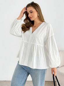 SHEIN Essnce 大码女装春夏时尚休闲宽松舒适日常百搭显瘦白色长袖娃娃衫，春季白色上衣，蕾丝边白色娃娃衫灯笼袖V领衬衫 - 白色 - 查看 5