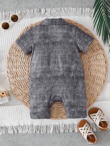 SHEIN 男婴牛仔印花短袖连体衣 - 深灰色 - 查看 2