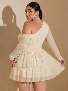 SHEIN BAE Đầm mini dáng dài màu đen bóng lấp lánh, chất liệu lưới, dành cho nữ, kiểu dáng thanh lịch, ngọt ngào và gợi cảm, với phần vai lệch bất đối xứng và viền xếp tầng bồng bềnh. - Màu be - Xem 2