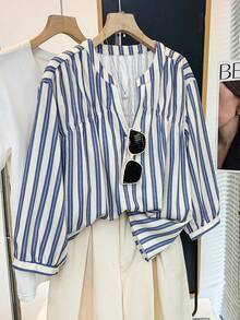 Franclia 优雅蓝色条纹轻薄透视罩衫，女士春季款，七分袖，法式风格，褶皱设计，高端时尚。 - 藍白色 - 查看 1