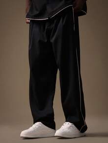 SUMWON 直筒修身，腰部褶裥设计，撞色滚边细节，现代正式商务休闲正装裤，适合办公室等专业场合穿着。 - 黑色 - 查看 5