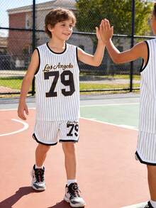 SHEIN 2件套男童休闲宽松字母印花背心短裤套装，适合通勤、上学、日常穿着、运动、春夏穿着。 - 白色 - 查看 7