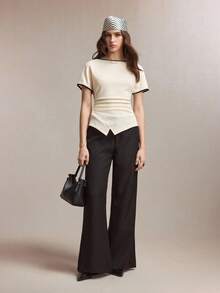 BizChic Áo thun cổ tròn màu kaki nhạt mới, phối viền đen tương phản, thiết kế nhún eo, vạt áo bất đối xứng, chất liệu vải có họa tiết, đa năng cho mùa hè, phong cách Y2K cho công sở và đi làm. - Màu be - Xem 3