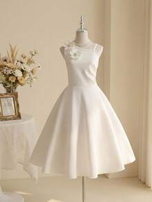 Weißes asymmetrisches Schulter-Strickkleid für Teenager-Mädchen. Elegant und modisch, weicher und angenehmer Stoff, geeignet für den täglichen Gebrauch und festliche Anlässe. - Champagnerfarben - Übersicht 3