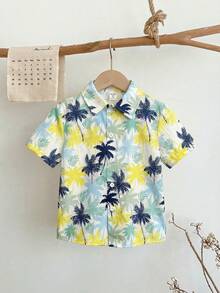 SHEIN قميص كاجوال مريح وعملي بنمط أشجار جوز الهند قصير الأكمام مناسب للاستخدام اليومي، المدرسة، والخروجات، للربيع/الصيف، مناسب للأولاد الصغار - متعدد الألوان - مشاهدة 7