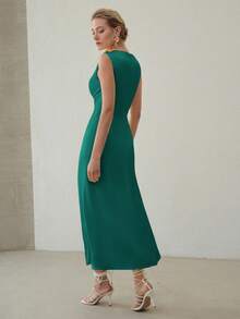 MOTF PREMIUM 优雅的金属花卉细节褶皱中长连衣裙，适合约会和日常穿着 - 綠色 - 查看 3