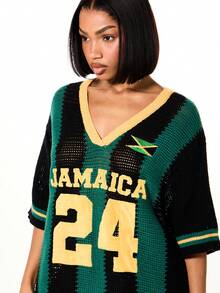 SUMWON WOMEN Áo tunic dáng rộng cổ chữ V bằng vải móc dành cho nữ SUMWON, họa tiết cờ Jamaica, in số 24 và hình cờ, phong cách thoải mái cho kỳ nghỉ. - Nhiều màu - Xem 4
