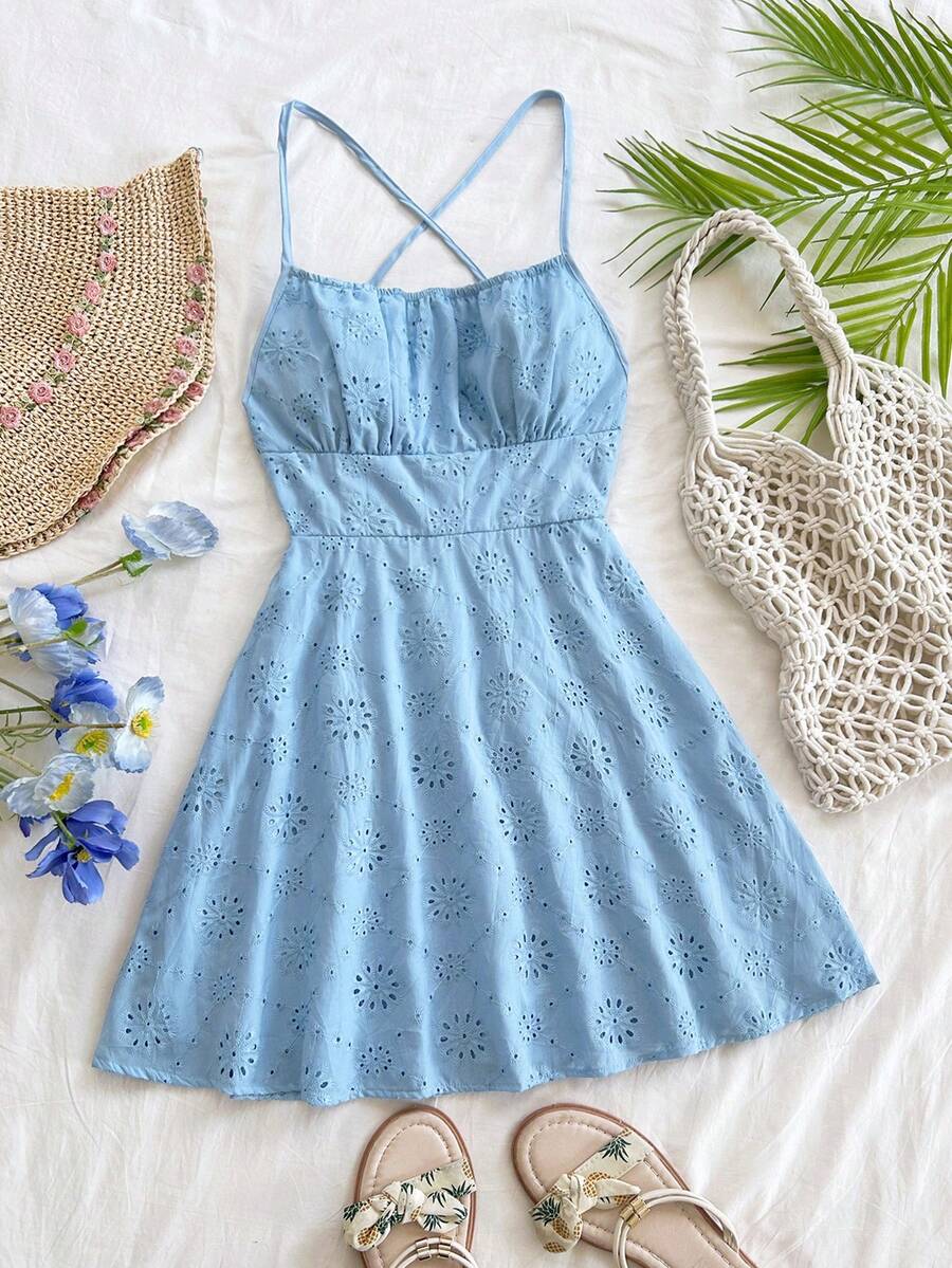 Soleia Robe camisole mode dos nu avec broderie et bretelles spaghetti de couleur unie - Bleu ciel - Voir 1