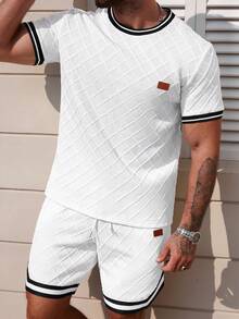 Manfinity Homme 男士夏季休闲撞色滚边T恤短裤套装，男士复古风，日常休闲、周末旅行、户外活动、探险旅行、轻松的工作环境或半正式场合，男友/丈夫礼物，周年纪念/生日礼物，派对、夏季假期、婚礼、春夏交替、狂欢节，运动型男士白色纹理短袖T恤搭配撞色条纹抽绳短裤，男士白色短裤套装，男士两件套休闲短裤套装，男士两件套白色服装，男士夏季两件套，男士夏季运动服 - 白色 - 查看 6