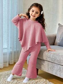 SHEIN 女童休闲T恤套装，不规则高领针织抓绒纯色长袖T恤上衣搭配米色休闲喇叭裤，两件套，适合春、秋、冬、返校季穿着，优雅淑女风，日常、上学、旅行、聚会皆宜。 - 西瓜粉 - 查看 3