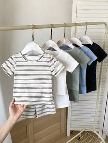 SHEIN Playful Pals 2件套幼儿男童休闲纯色圆领短袖T恤短裤套装，多色5件装，适合夏季 - 彩色 - 查看 3