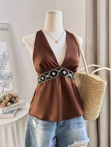 SHEIN Holidaya Novo Top Regata de Estilo de Férias Feminino com Alça de Cetim Bordada, Decote com Laço e Cintura Cintada, Elegante Estilo de Férias Camisole - Castanho - Visão 3