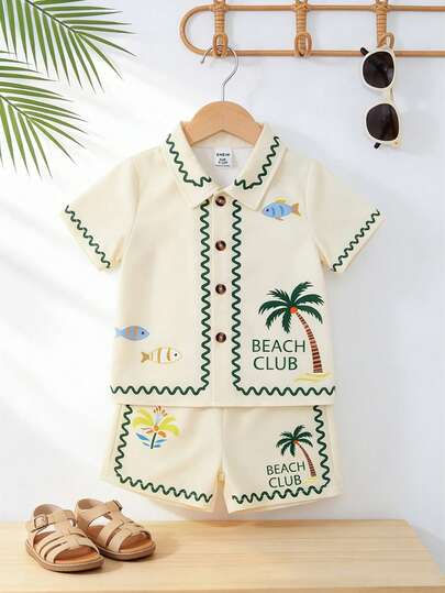 SHEIN Playful Pals 2 ชิ้น ชุดเสื้อเชิ้ตแขนสั้นและกางเกงขาสั้นฤดูร้อนสไตล์ Tropical Vacation สำหรับเด็กผู้ชาย, ประกอบด้วยเสื้อลาย Tropical Vacation คอตั้งและกางเกงขาสั้นเอวยางยืดเข้าชุดกัน เสื้อผ้าเด็ก, เสื้อผ้าเด็กทารก, เสื้อเด็กทารก, กางเกงขาสั้นเด็กทารก, ชุดเด็กทารก, ชุดฤดูร้อนสำหรับเด็กเล็กและเด็กวัยหัดเดิน, แฟชั่นสไตล์ Vacation, เหมาะสำหรับเด็กอายุ 6 เดือนถึง 3 ปี 6M-3T