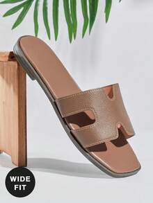 SHUZIA Women's Wide-Fit Fashionable And Versatile Slip-On Flat Sandals For Christmas