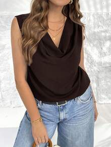 SHEIN Essnce 大码女装春夏时尚休闲宽松舒适清爽基础款日常百搭修身黑色翻领无袖衬衫，简约风格，适合办公室穿着、工作服、复古风、外出穿着，黑色上衣，女士衬衫，垂褶大码衬衫，欧洲夏季，商务休闲女装 - 棕色 - 查看 5