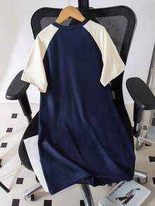 女童宽松圆领英文印花短袖直筒连衣裙，常规厚度针织面料，适合日常穿着、外出、上学、聚会等多种场合，适合8-12岁女孩，春夏款式 - 藏蓝色 - 查看 2