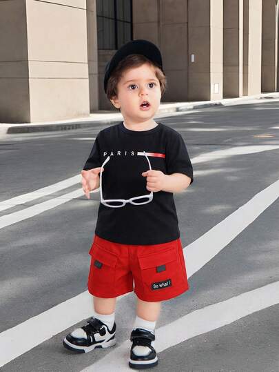 Conjunto de camiseta con estampado de letras y pantalones cortos casual de verano para niño