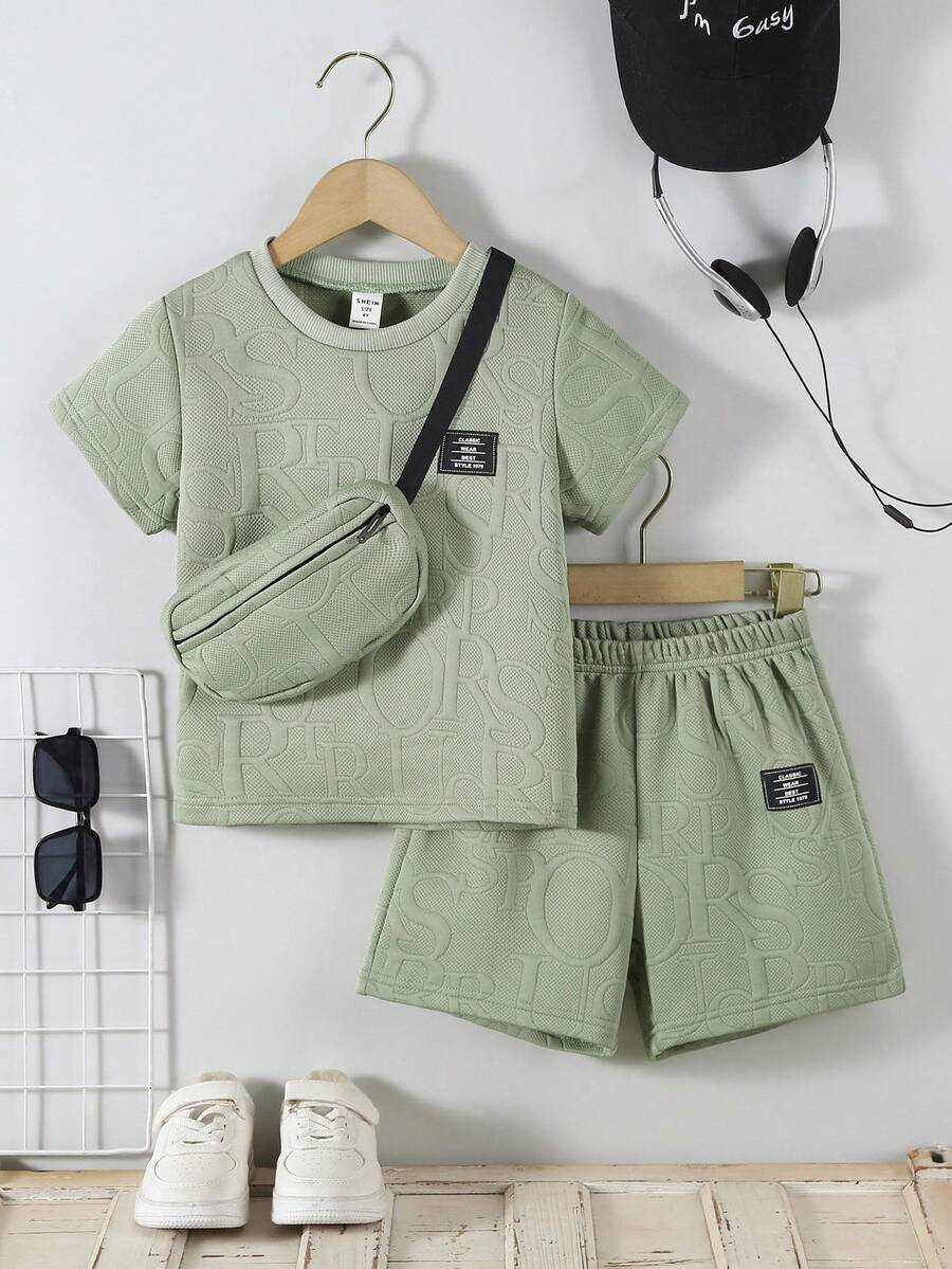 SHEIN Genkimix Kids 3件組小男孩套裝：字母針織提花休閒短袖T恤、短褲與包包，適合日常休閒外出，春/夏季