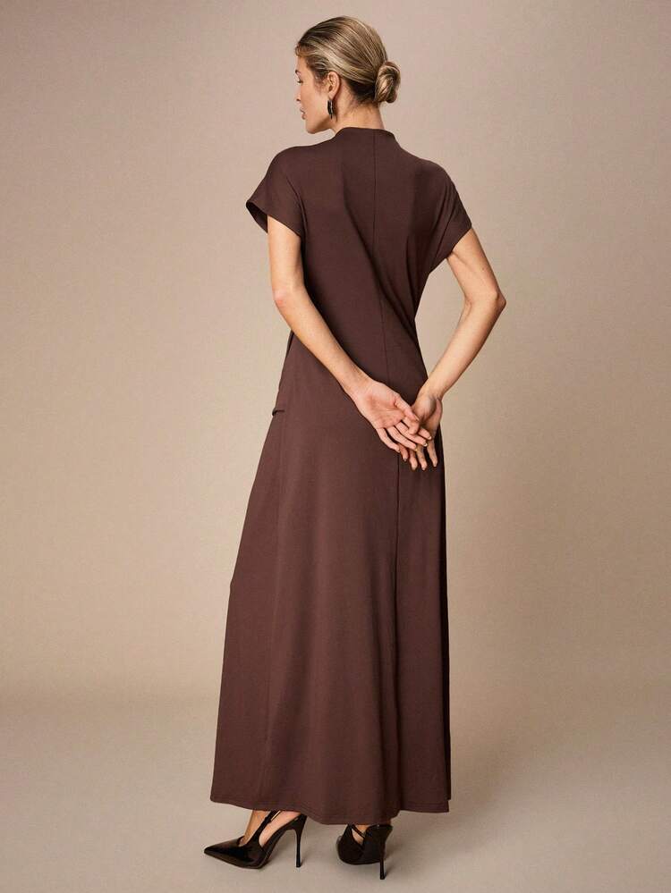 SHEIN Maija Women's Elegant Solid Color Short Sleeve Dress, Simple And Generous Design Showcases Graceful Elegant. Suitable As Wedding Guest Attire, Also Appropriate For Various Formal Occasions. Crafted With Comfortable Fabric, Well-Tailored, The Brown Tone Is Understated And Elegant, Accentuating Feminine Gentleness And Charm.