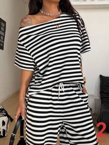 Coolane Bộ đồ thể thao tối giản mùa hè dành cho nữ, kiểu dáng cơ bản, thích hợp mặc hàng ngày, đi chơi, thể thao, gồm áo thun trễ vai và quần ống rộng. - Đen và trắng - Xem 2