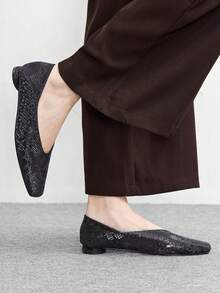 CUCCOO BIZCHIC Chaussures à talon bas motif peau de serpent noir pour femmes - Noir - Voir 1