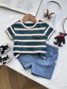 SHEIN Playful Pals 3岁男宝宝休闲可爱恐龙套装，包括米色卡通恐龙印花T恤和浅蓝色牛仔短裤，适合儿童日常休闲穿着，也是男宝宝秋季服装的理想选择。 - 綠色 - 查看 3